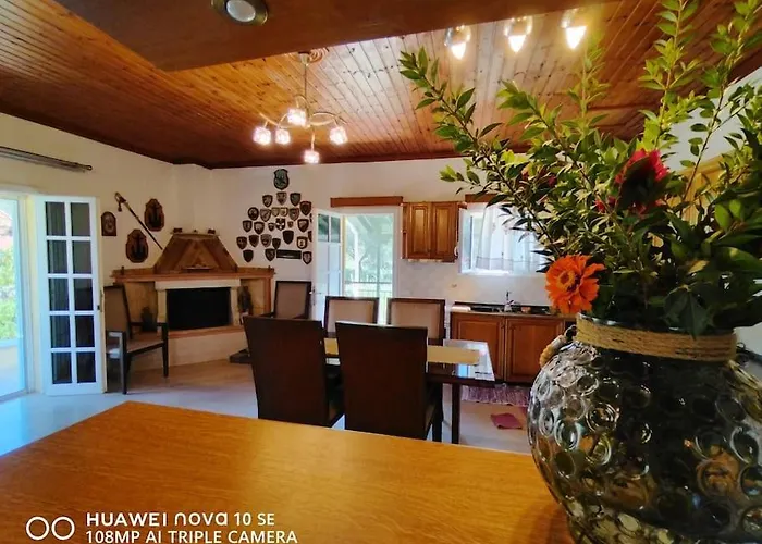 The Pergola Cottage...feel The Local Vibes! בית נופש *