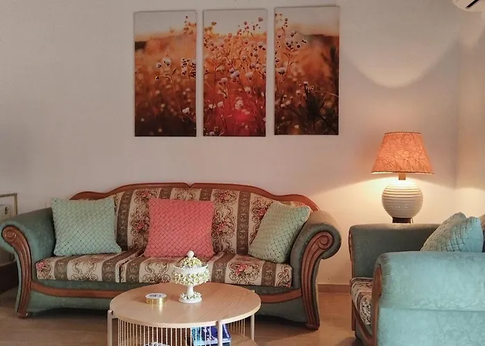 The Pergola Cottage...feel The Local Vibes! בית נופש *