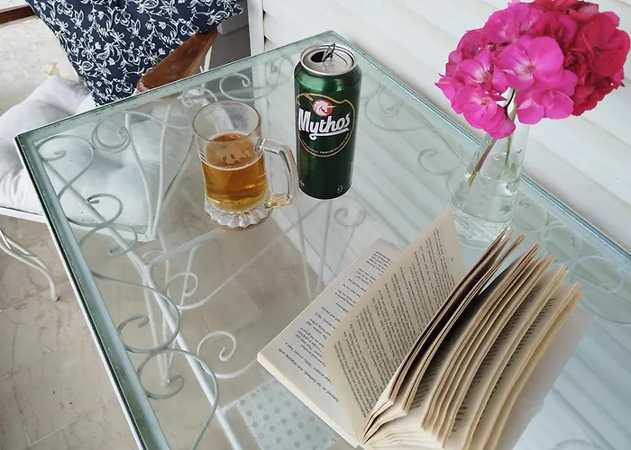 The Pergola Cottage...feel The Local Vibes! בית נופש