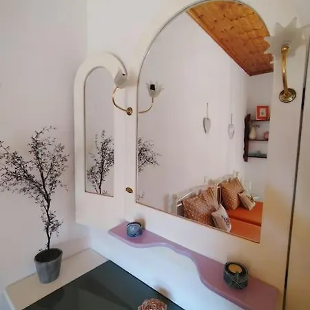 The Pergola Cottage...feel The Local Vibes! * Perivólion