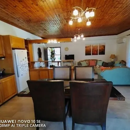 The Pergola Cottage...feel The Local Vibes! * Perivolion