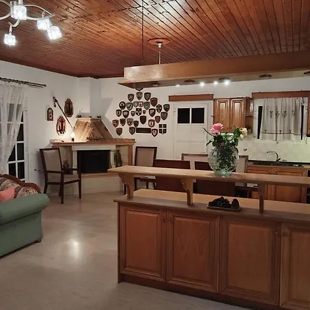 Holiday home The Pergola Cottage...feel The Local Vibes! Perivolion