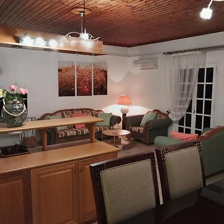 The Pergola Cottage...feel The Local Vibes! Holiday home Perivolion