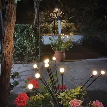 The Pergola Cottage...feel The Local Vibes! Perivólion