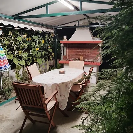 The Pergola Cottage...feel The Local Vibes! Casa de Férias *
