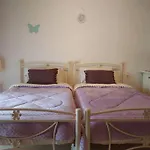 The Pergola Cottage...feel The Local Vibes! Периволион