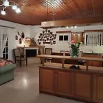 Дом отдыха The Pergola Cottage...feel The Local Vibes! Периволион