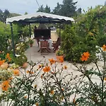 The Pergola Cottage...feel The Local Vibes! Дом отдыха Периволион