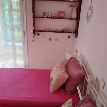 Casa vacanze The Pergola Cottage...feel The Local Vibes!